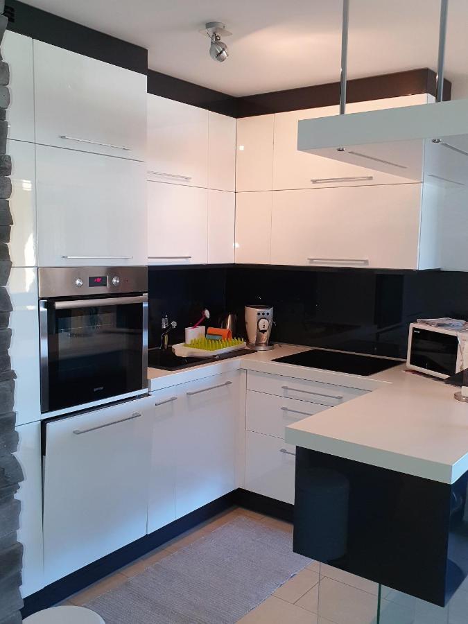 Lucia Exclusive With Parking In The Garage Apartment Porec Bagian luar foto