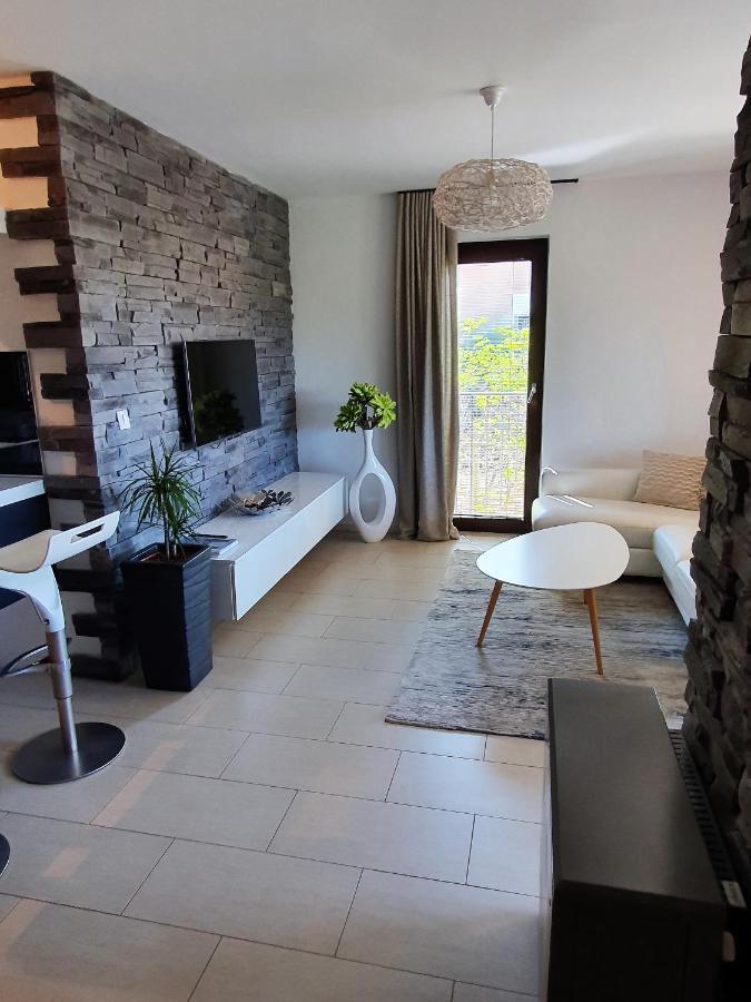 Lucia Exclusive With Parking In The Garage Apartment Porec Bagian luar foto