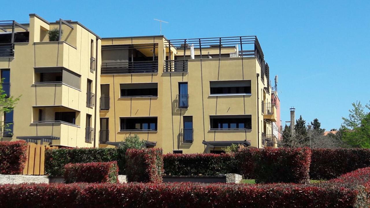 Lucia Exclusive With Parking In The Garage Apartment Porec Bagian luar foto